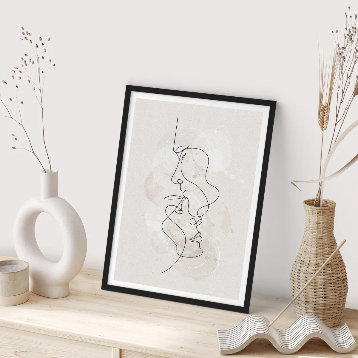 Plagát v čiernom ráme - Minimalistická tvárová maľba vytvorená jednou čiarou - 50x70cm - Zamotaní v objatí - Moderná nástenná dekorácia do obývacej izby a spálne ARTTOR