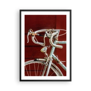 Plagát v čiernom ráme - Starý hrdzavý bicykel oproti červenej drevenej stene - 50x70cm - Stvorený pre víťazstvo - Moderná nástenná dekorácia do obývacej izby a spálne ARTTOR