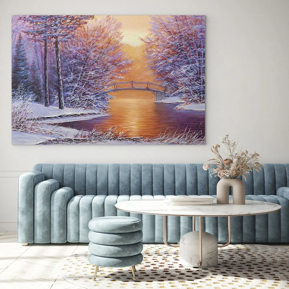 Obraz na skle - Zimná krajina s mostom a zasneženými stromami pri západe slnka - 70x50cm - Stretneme sa tu - Moderná nástenná dekorácia do obývacej izby a spálne ARTTOR