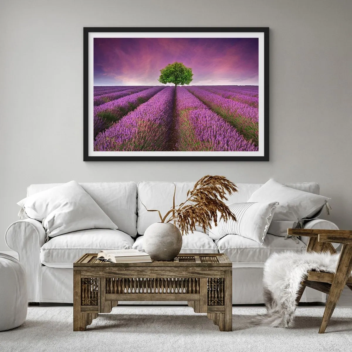 Plagát v čiernom ráme - Na levanduľových poliach - 70x50 cm