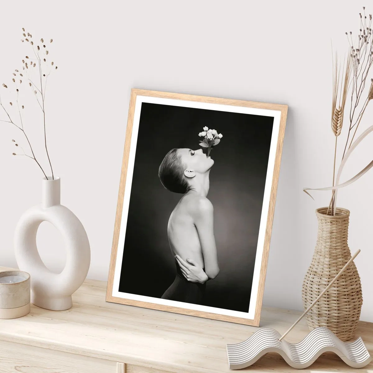 Plagát v ráme zo svetlého duba - Excentrická elegancia - 70x100 cm