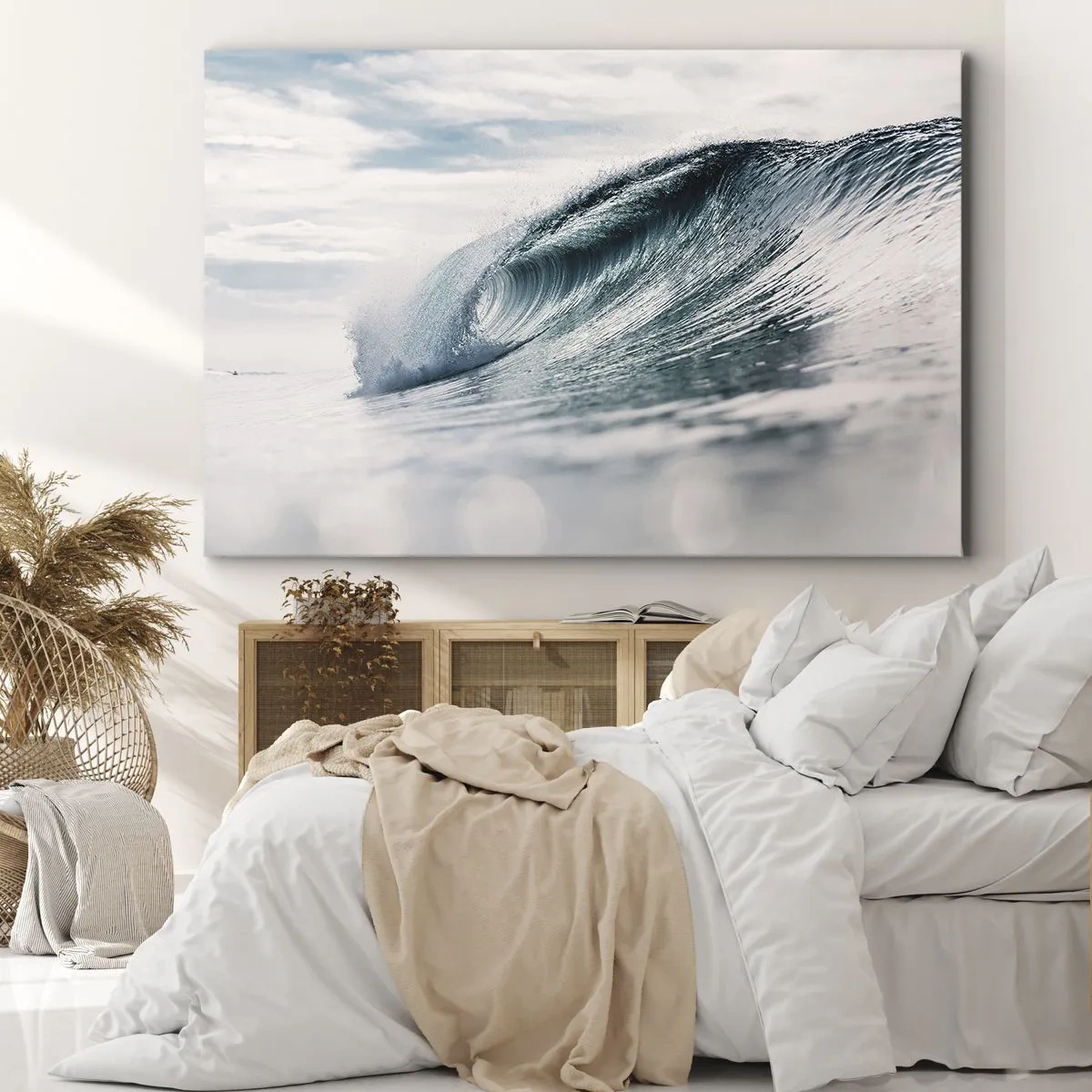 Obraz na plátne - Morská vlna zachytená v dynamickom momente na pozadí oblohy - 70x50cm - Vodná špička - Moderná nástenná dekorácia do obývacej izby a spálne ARTTOR