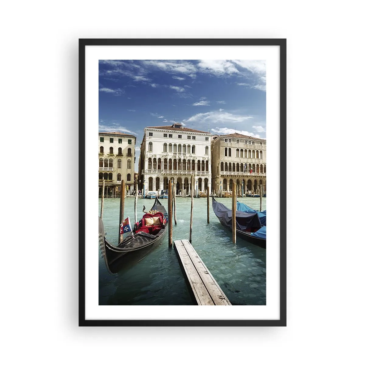 Plagát v čiernom ráme - Gondoly na vode s historickými budovami v pozadí v Benátkach - 50x70cm - Paláce v modrej - Moderná nástenná dekorácia do obývacej izby a spálne ARTTOR
