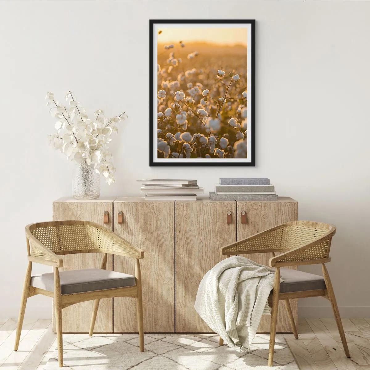 Plagát v čiernom ráme - Bavlníkové pole v teplom svetle zapadajúceho slnka - 50x70cm - Chlpaté pole - Moderná nástenná dekorácia do obývacej izby a spálne ARTTOR