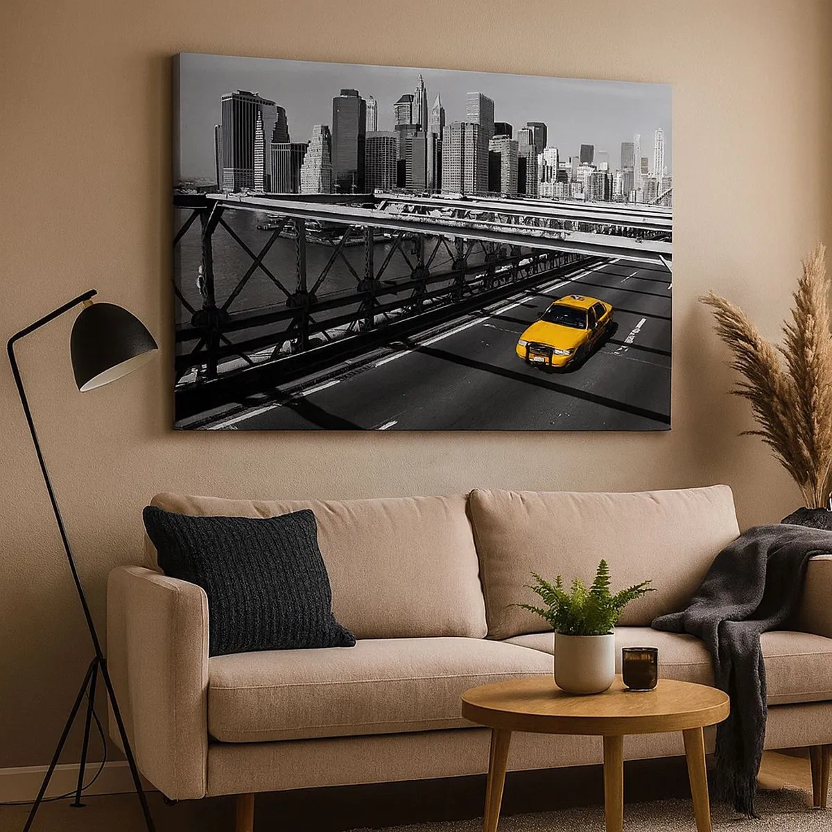 Obraz na plátne - Žltý taxík na moste s výhľadom na panorámu New Yorku - 70x50cm - Farba veľkomesta - Moderná nástenná dekorácia do obývacej izby a spálne ARTTOR