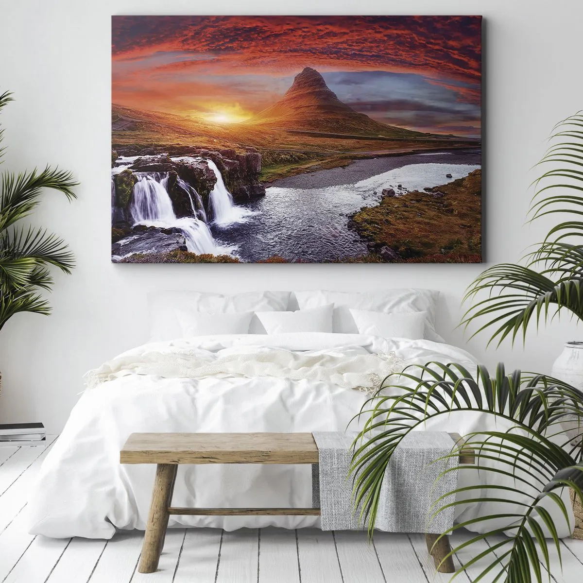 Obraz na plátne - Horská scenéria s vodopádom pri západe slnka - 70x50cm - Pohľad na Stredozem - Moderná nástenná dekorácia do obývacej izby a spálne ARTTOR
