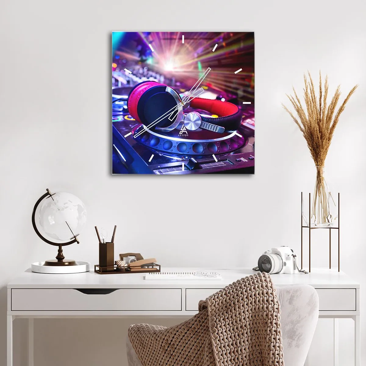 Nástenné hodiny - Bude, bude sa diať - 40x40 cm