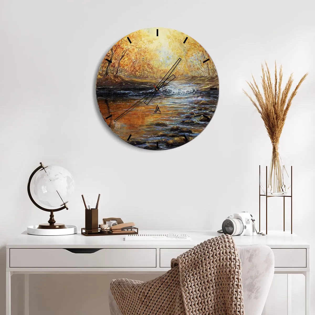 Nástenné hodiny - Jesenná krajina s riekou obklopenou zlatými stromami - 30x30cm - Zlatý potok - Moderná nástenná dekorácia do obývacej izby, kuchyne a spálne ARTTOR