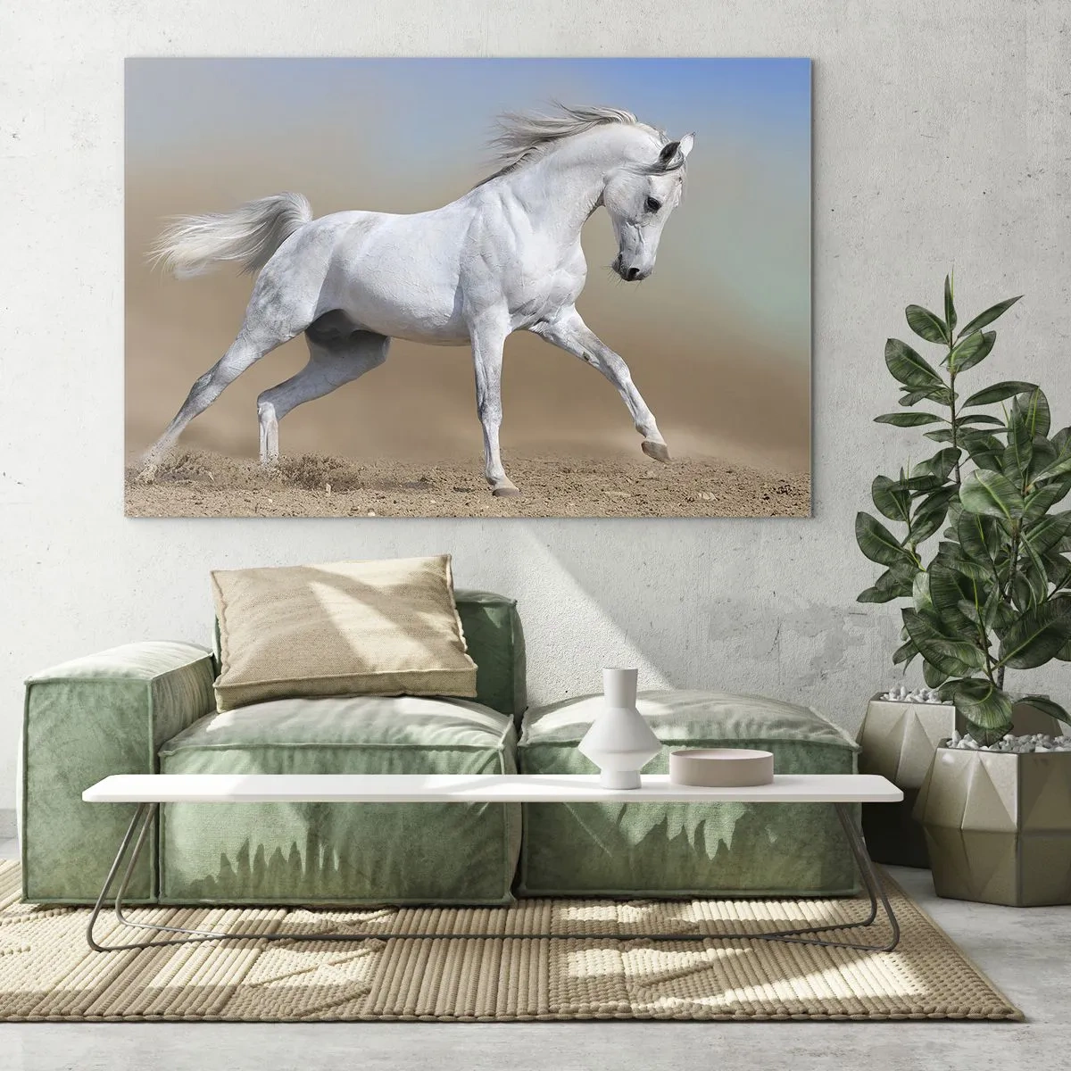 Obraz na skle - Biely kôň cválajúci po piesočnatej zemi - 70x50cm - Najkrajšia arabská rozprávka - Moderná nástenná dekorácia do obývacej izby a spálne ARTTOR