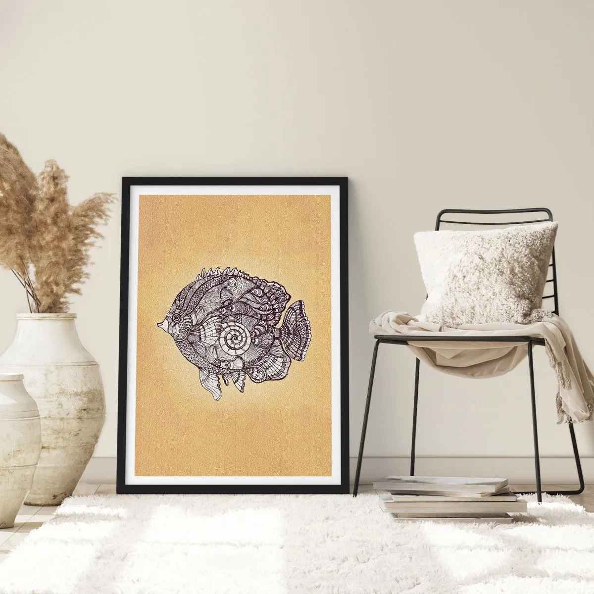 Plagát v čiernom ráme - Umelecká ryba v štýle mandaly na béžovom pozadí - 50x70cm - Z oceánu ornamentov - Moderná nástenná dekorácia do obývacej izby a spálne ARTTOR