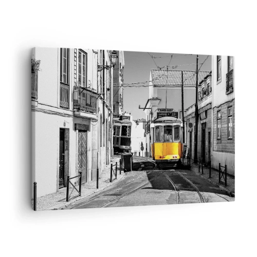 Obraz na plátne - Žltá električka na uliciach Lisabonu v monochromatickom prostredí - 70x50cm - Duch Lisabonu - Moderná nástenná dekorácia do obývacej izby a spálne ARTTOR