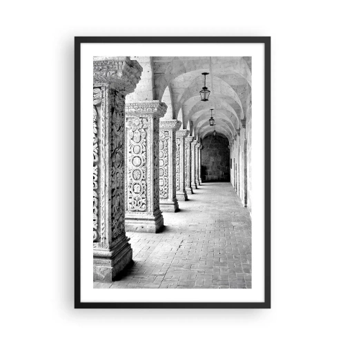 Plagát v čiernom ráme - Čiernobiela fotografia historického kláštora so stĺpmi - 50x70cm - Kam…? - Moderná nástenná dekorácia do obývacej izby a spálne ARTTOR