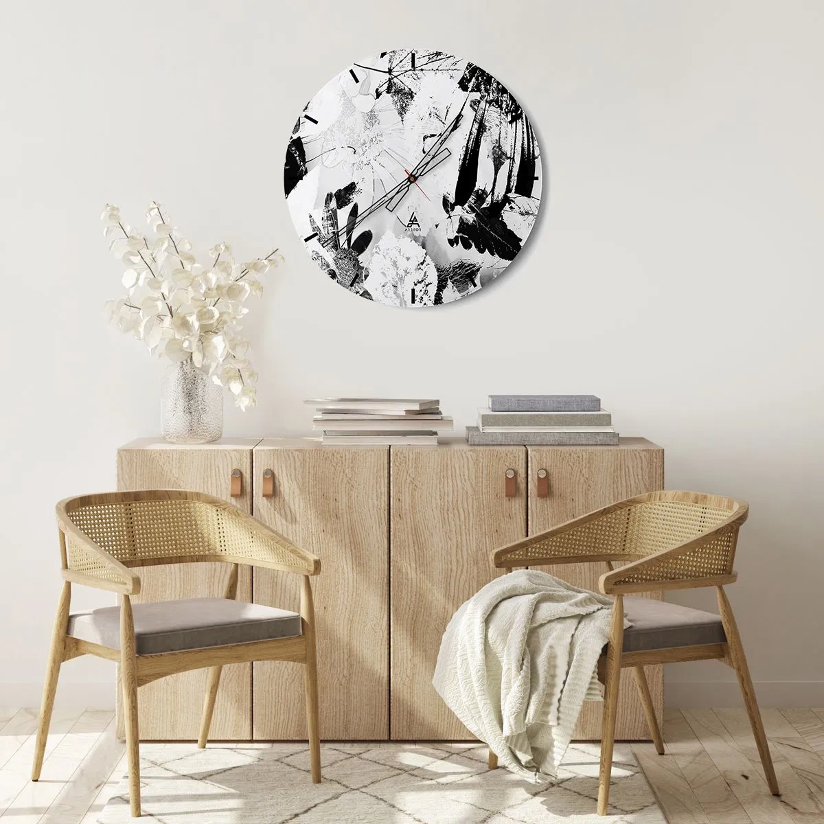 Nástenné hodiny - Čiernobiely kvetinový a listový vzor v umeleckom štýle - 30x30cm - Jeseň v negatíve - Moderná nástenná dekorácia do obývacej izby, kuchyne a spálne ARTTOR