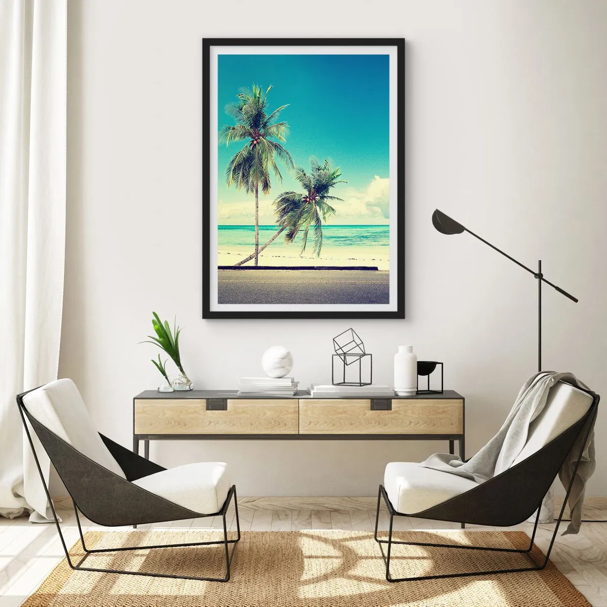 Plagát v čiernom ráme - Dve palmy na pláži s modrou oblohou - 50x70cm - Prázdniny, je čas začať - Moderná nástenná dekorácia do obývacej izby a spálne ARTTOR
