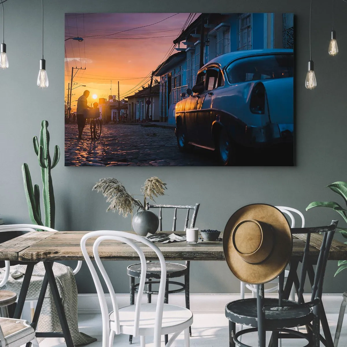 Obraz na plátne - Retro auto a bicykel na ulici vo svetle zapadajúceho slnka - 70x50cm - Tu spomaľuje čas - Moderná nástenná dekorácia do obývacej izby a spálne ARTTOR