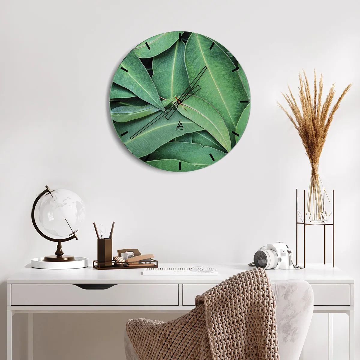 Nástenné hodiny - Šťavnaté zelené listy v makro snímke - 30x30cm - Šťavnaté a svieže - Moderná nástenná dekorácia do obývacej izby, kuchyne a spálne ARTTOR