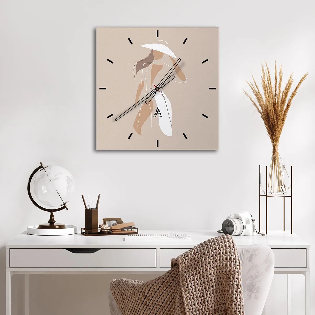 Nástenné hodiny - Móda je zábava - 40x40 cm