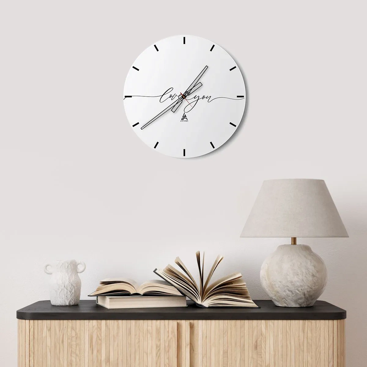 Nástenné hodiny - Minimalistické biele hodiny s nápisom „Ľúbim ťa“ - 30x30cm - Čierne na bielom - Moderná nástenná dekorácia do obývacej izby, kuchyne a spálne ARTTOR