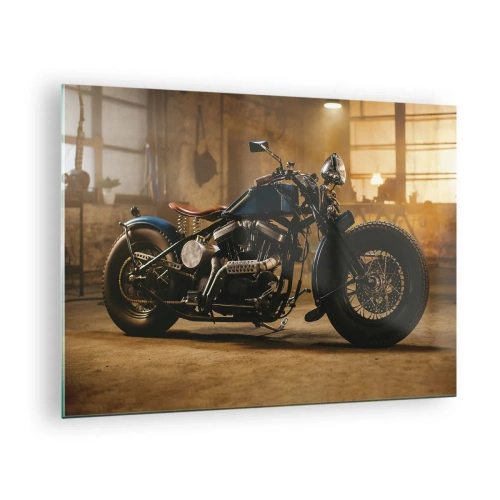 Obraz na skle - Atmosférický záber klasického motocykla v garáži - 70x50cm - Môžem všetko - Moderná nástenná dekorácia do obývacej izby a spálne ARTTOR