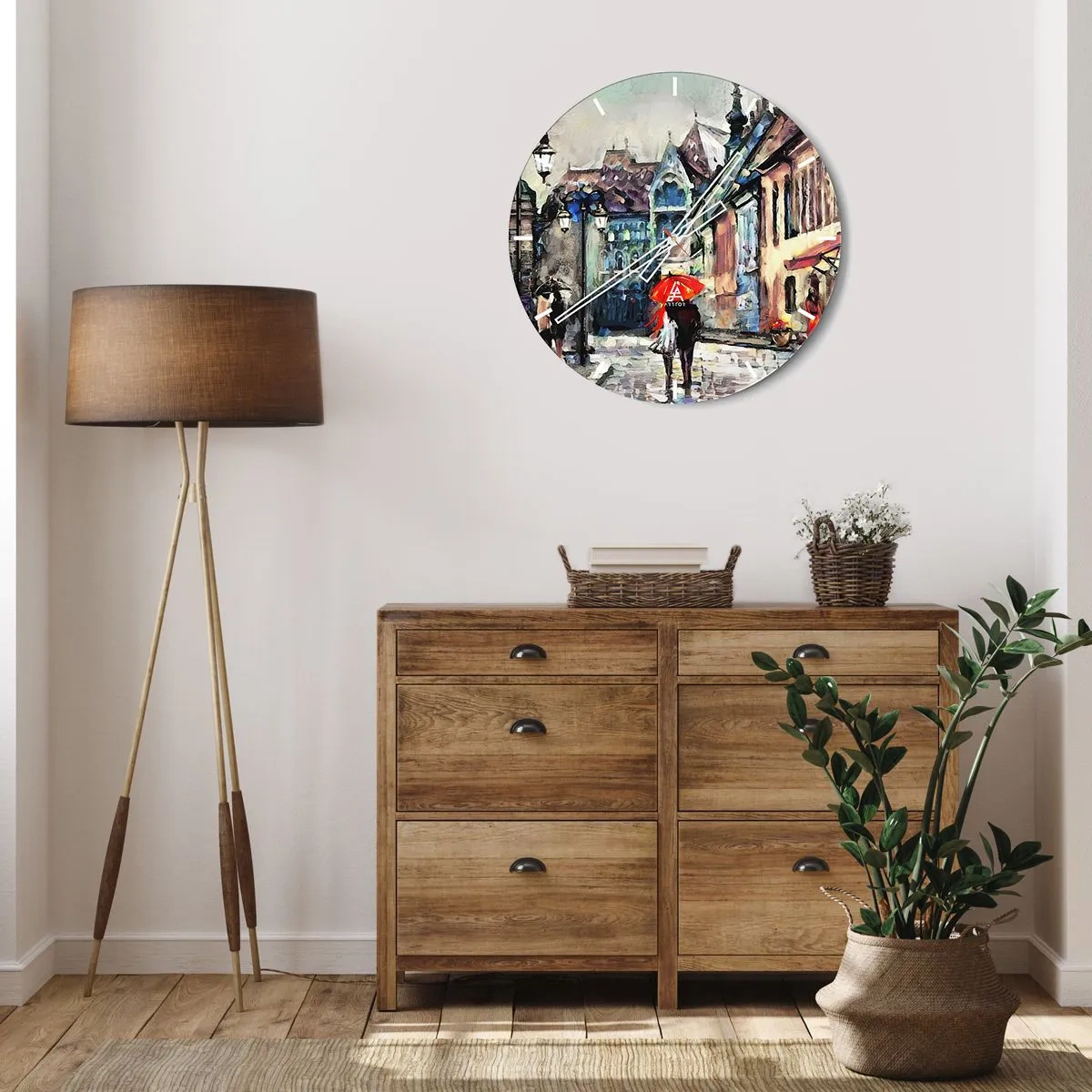 Nástenné hodiny - Romantická ulica s dáždnikom na pozadí činžiakov v daždi - 30x30cm - Dážď pre dvoch - Moderná nástenná dekorácia do obývacej izby, kuchyne a spálne ARTTOR