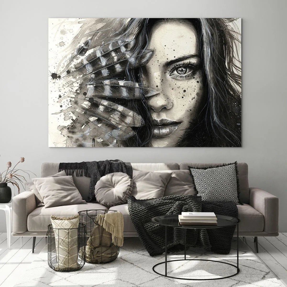 Obraz na skle - Portrét ženy s perím a abstraktnými detailmi - 70x50cm - Divoká krása - Moderná nástenná dekorácia do obývacej izby a spálne ARTTOR