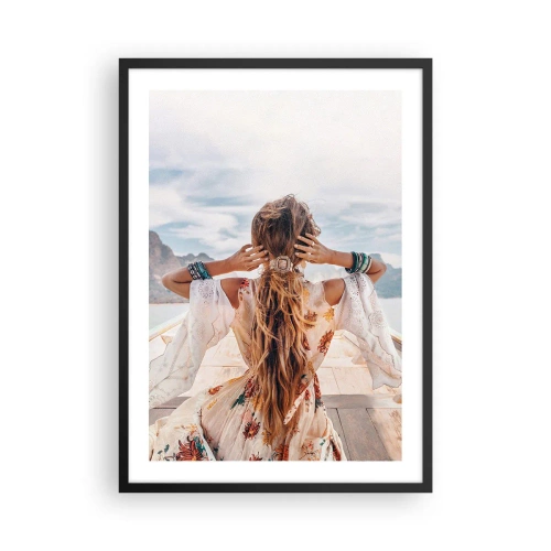 Plagát v čiernom ráme - Žena v boho šatách s výhľadom na more - 50x70cm - Na ceste ku šťastiu - Moderná nástenná dekorácia do obývacej izby a spálne ARTTOR