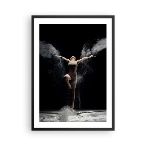 Plagát v čiernom ráme - Tanečník v oblaku prachu na čiernom pozadí - 50x70cm - Elfovia existujú - Moderná nástenná dekorácia do obývacej izby a spálne ARTTOR