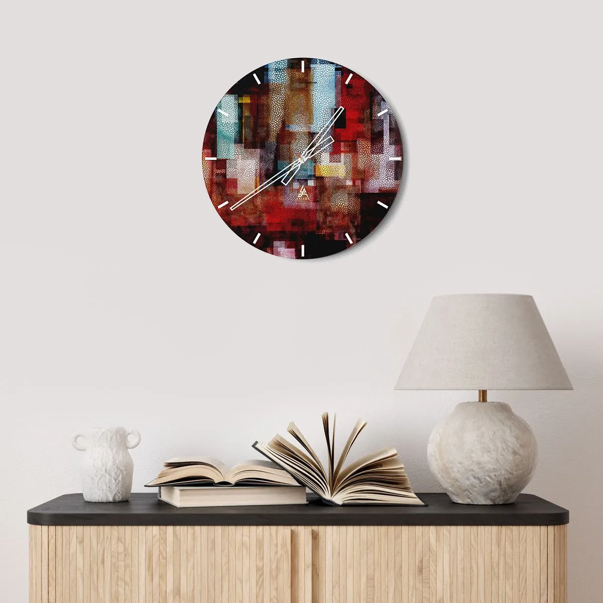 Nástenné hodiny - Abstraktné kompozície v odtieňoch červenej a zlatej s geometrickým vzorom - 30x30cm - Chaos a zmätok - Moderná nástenná dekorácia do obývacej izby, kuchyne a spálne ARTTOR
