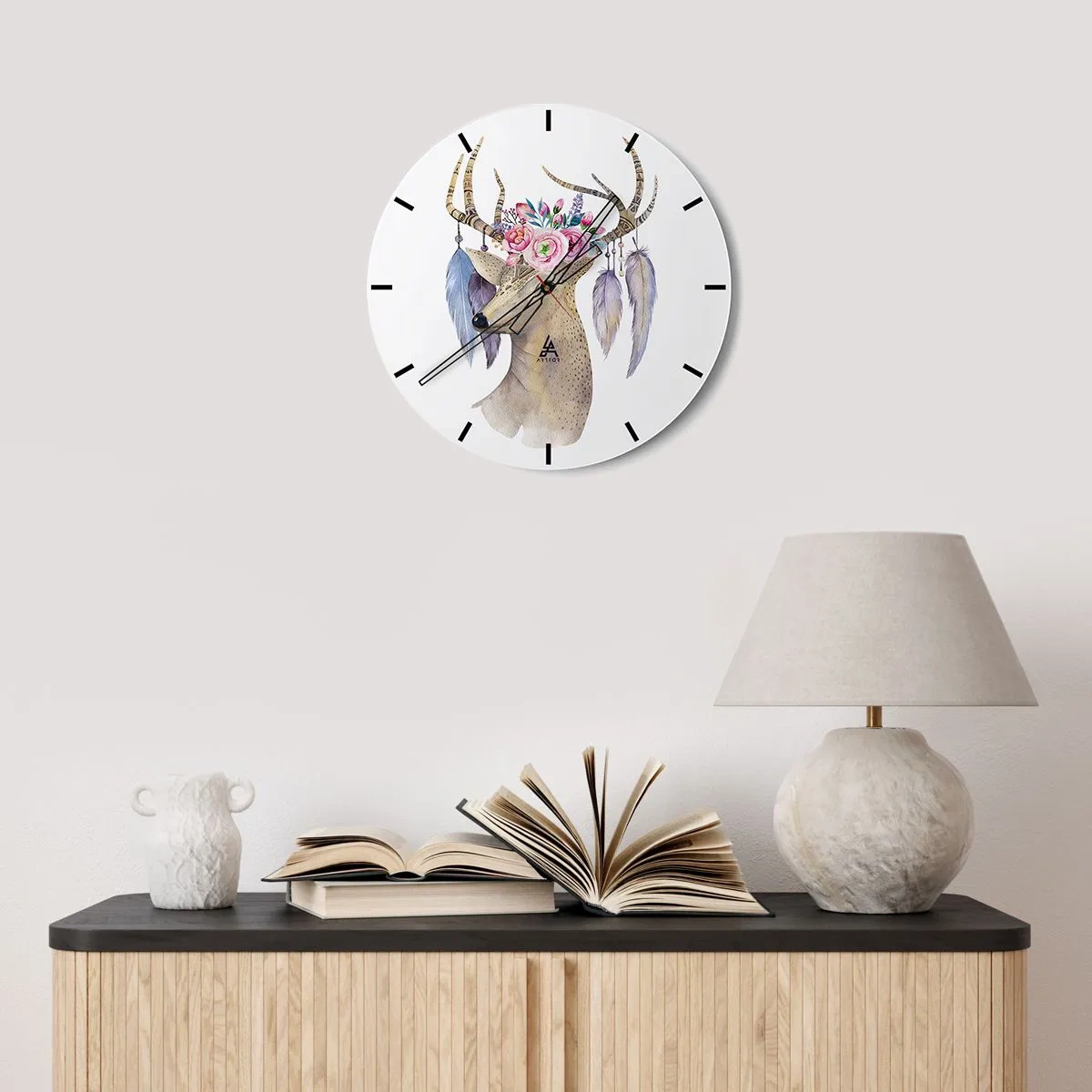 Nástenné hodiny - Umelecká kresba jeleňa s kvetmi na parohoch a perách - 30x30cm - Sprievodca duše - jemný, nevinný - Moderná nástenná dekorácia do obývacej izby, kuchyne a spálne ARTTOR