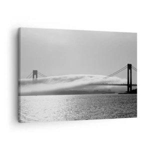 Obraz na plátne - Most cez vodu zahalený v hmle na čiernobielom zábere - 70x50cm - Preplávať Zlatou bránou - Moderná nástenná dekorácia do obývacej izby a spálne ARTTOR