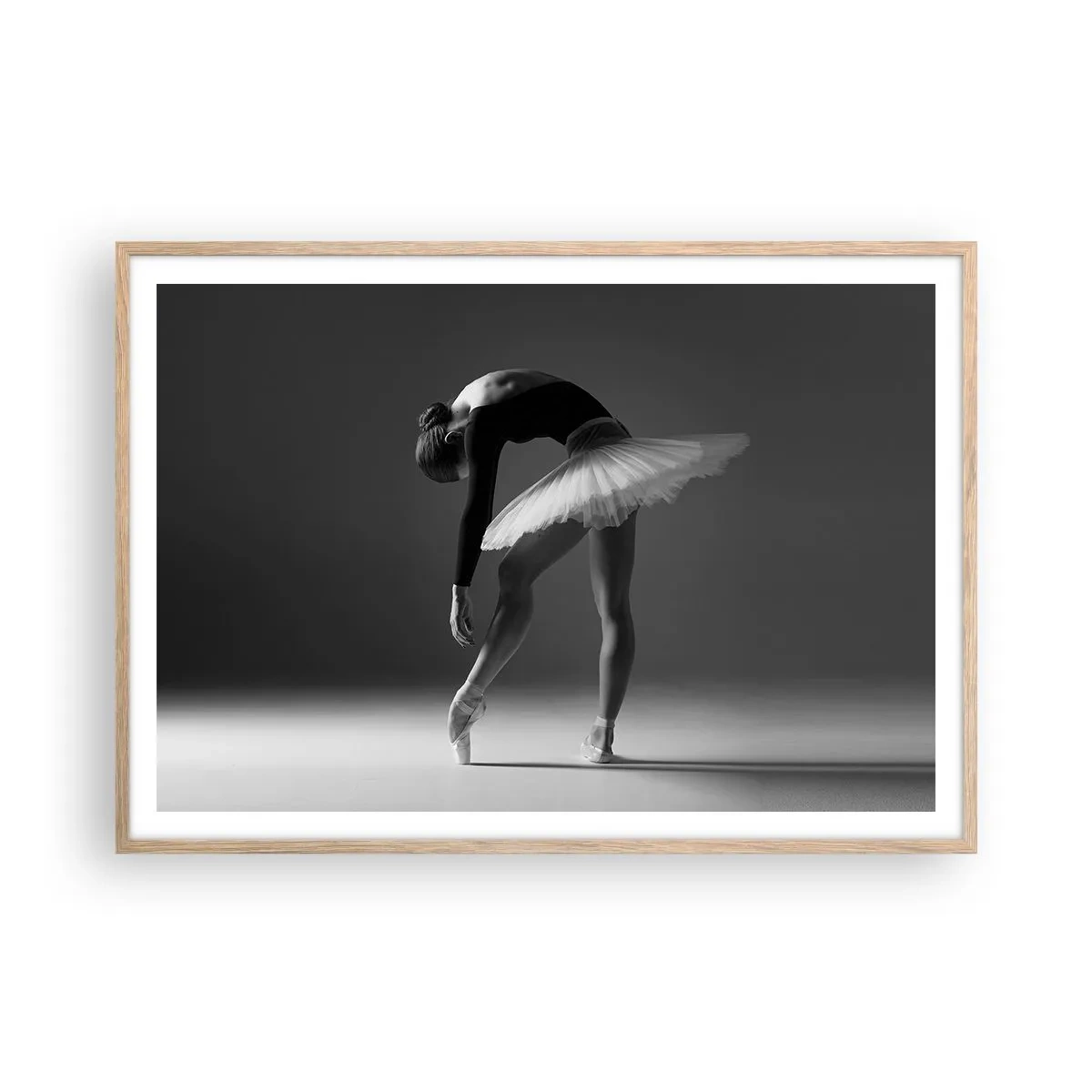 Plagát v ráme zo svetlého duba - Bella ballerina - 100x70 cm