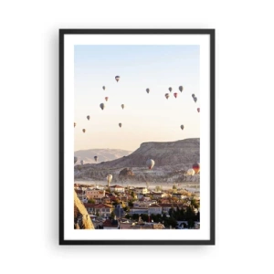 Plagát v čiernom ráme - Balóny vznášajúce sa nad Kapadóciou za úsvitu - 50x70cm - Ako lode na oblohe - Moderná nástenná dekorácia do obývacej izby a spálne ARTTOR
