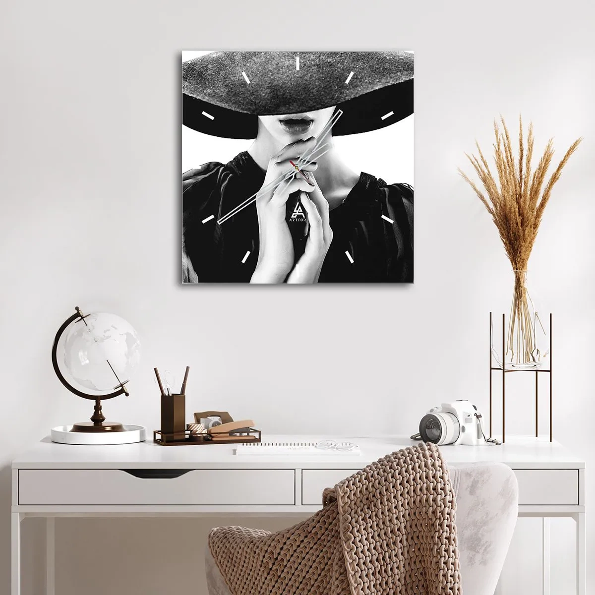 Nástenné hodiny - Ukrytá krása - 40x40 cm