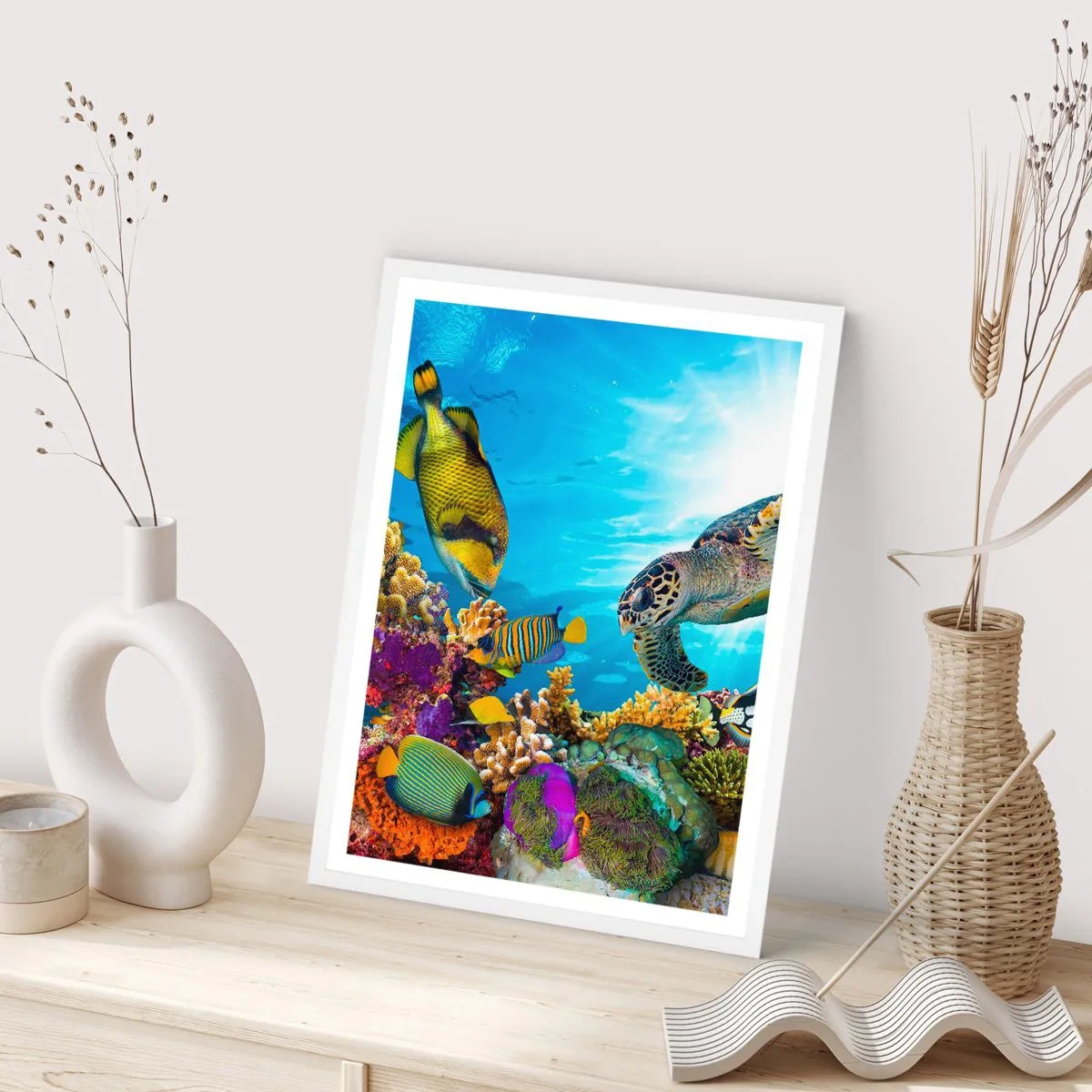 Plagát v bielom ráme - Koralová promenáda - 50x70 cm
