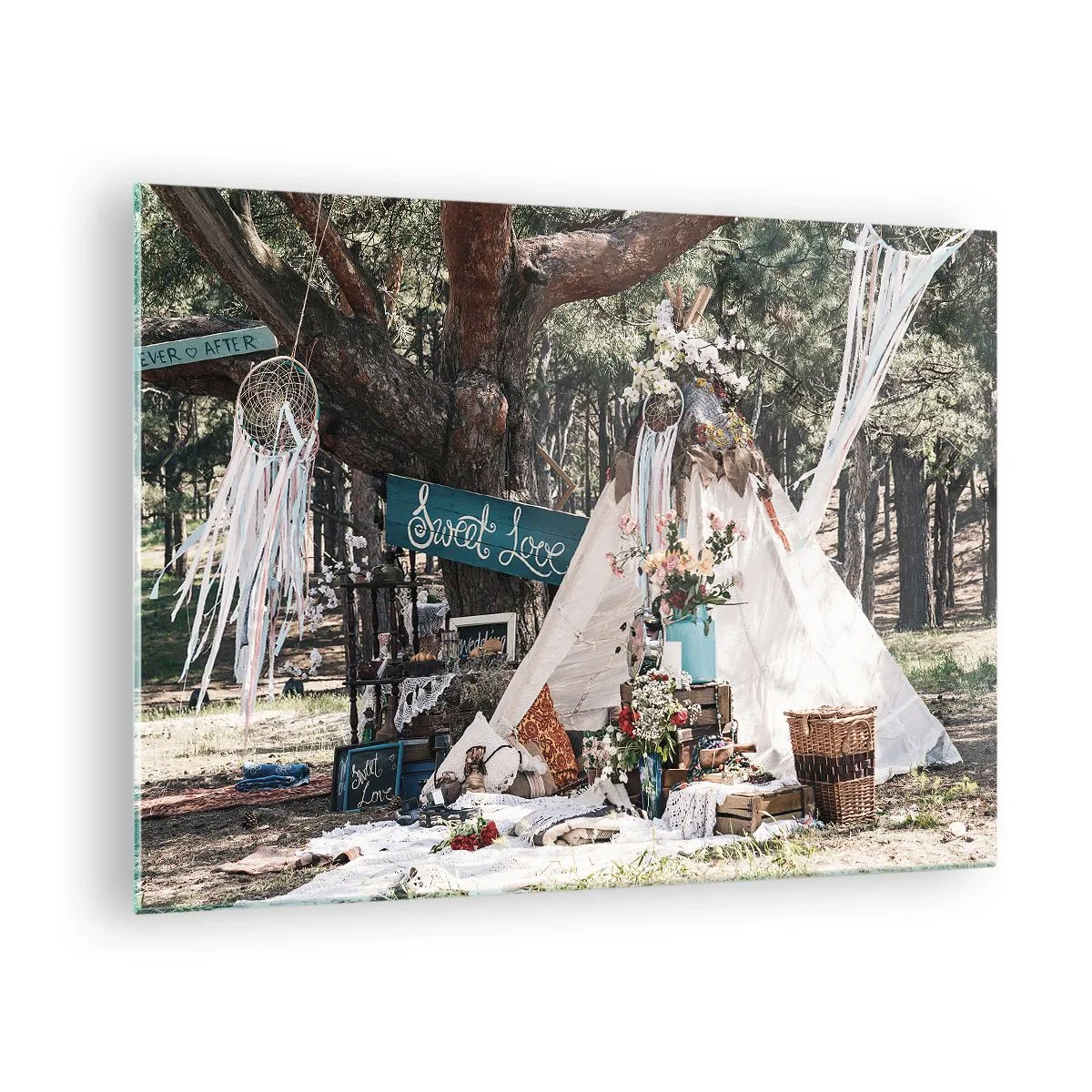 Obraz na skle - Boho vonkajšia dekorácia s típí a kvetmi v lese - 70x50cm - Make love… - Moderná nástenná dekorácia do obývacej izby a spálne ARTTOR