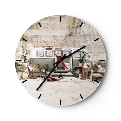 Nástenné hodiny - Karavan s dekoratívnymi prvkami na pozadí prírodnej krajiny - 30x30cm - Cesta práve začína - Moderná nástenná dekorácia do obývacej izby, kuchyne a spálne ARTTOR
