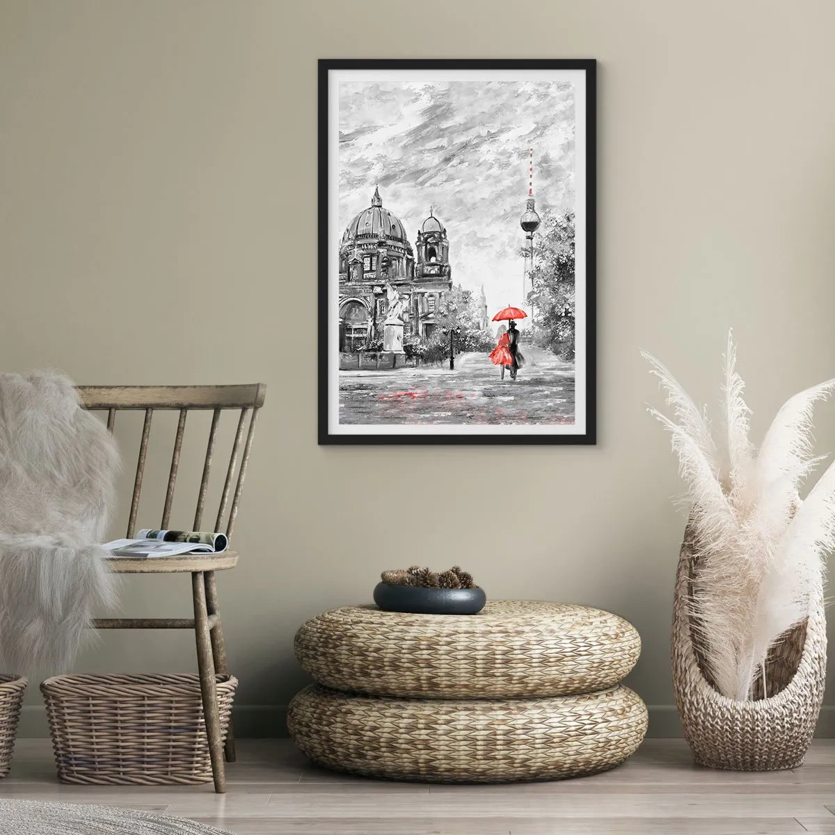 Plagát v čiernom ráme - Postava s červeným dáždnikom na pozadí berlínskej architektúry - 50x70cm - Berlínske stretnutie - Moderná nástenná dekorácia do obývacej izby a spálne ARTTOR