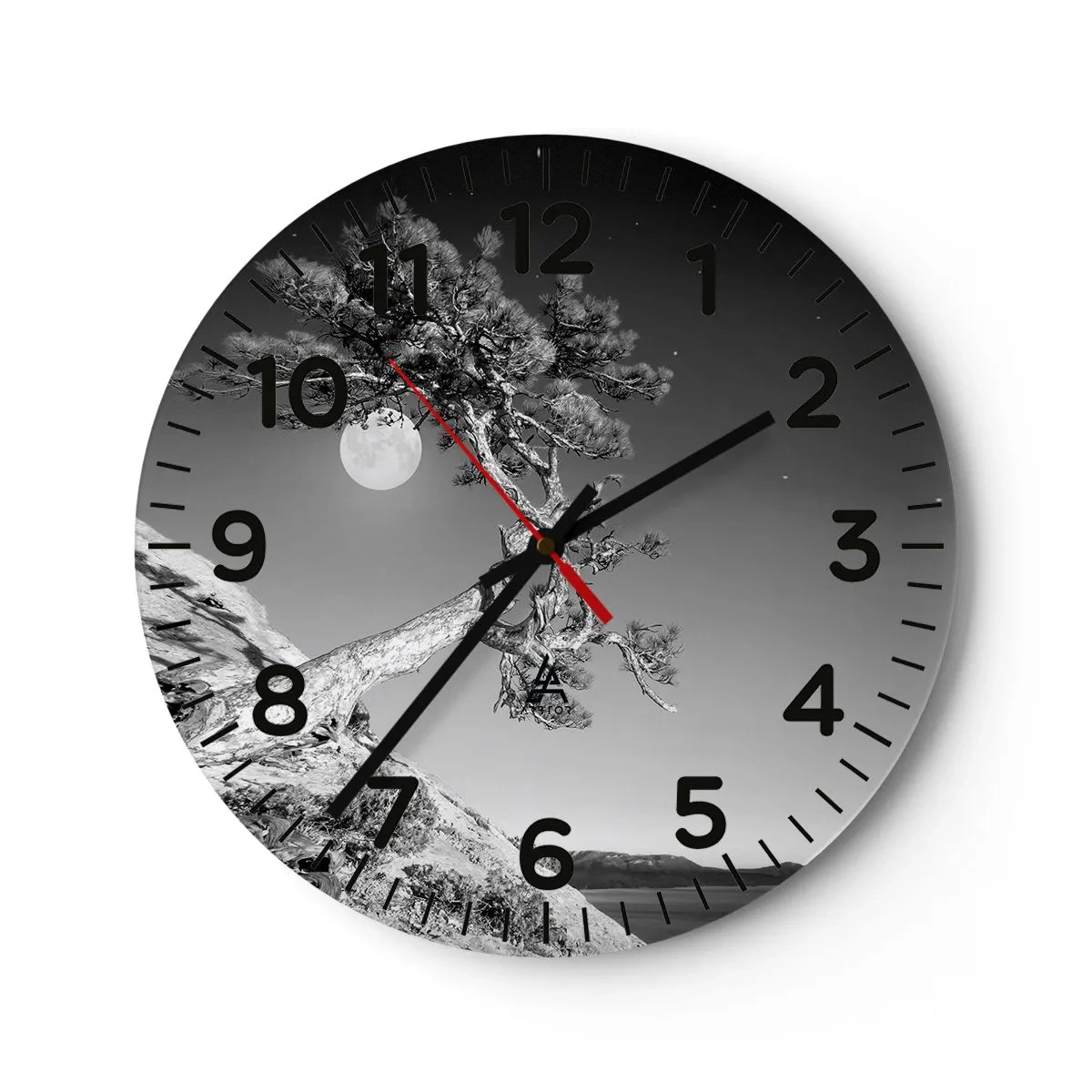 Nástenné hodiny - Víťazná bojovníčka - 30x30 cm