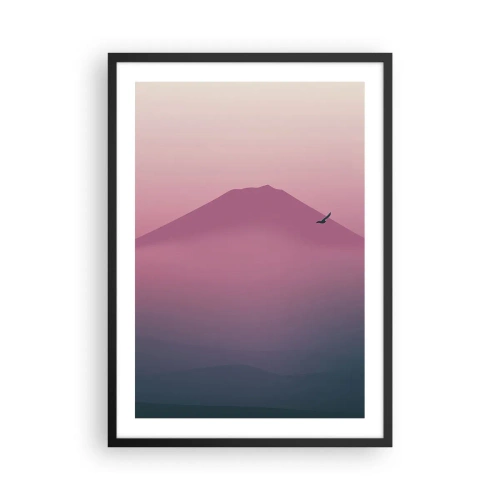Plagát v čiernom ráme - Minimalistická horská krajina v odtieňoch ružovej a fialovej - 50x70cm - Pútnici nad oblakmi - Moderná nástenná dekorácia do obývacej izby a spálne ARTTOR