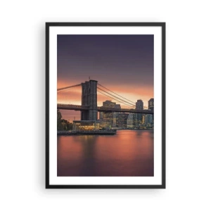 Plagát v čiernom ráme - Brooklynský most v noci s osvetleným mestom v pozadí - 50x70cm - Ponorené do ľaliového ticha - Moderná nástenná dekorácia do obývacej izby a spálne ARTTOR