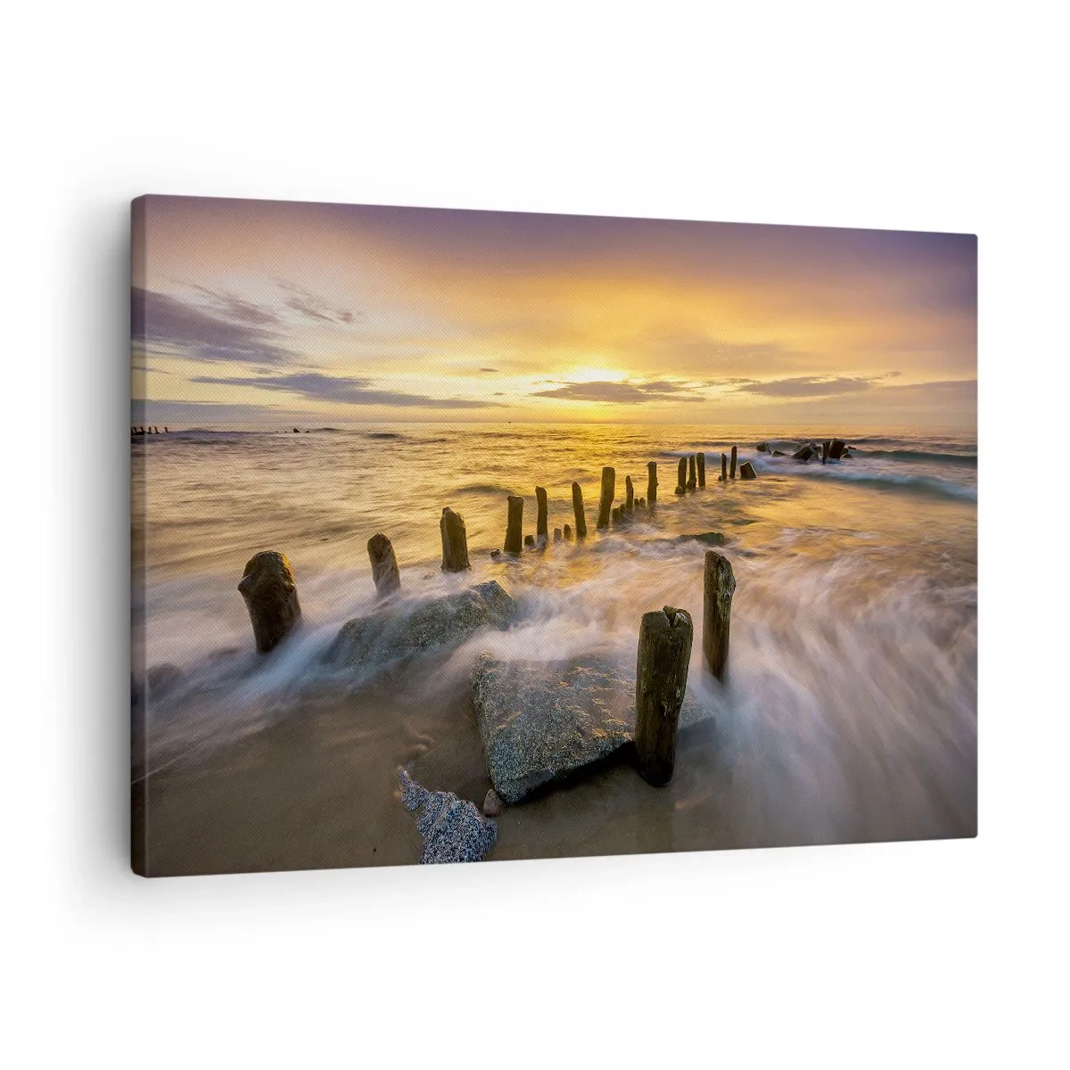 Obraz na plátne - Západ slnka nad morom so zvyškami starého móla - 70x50cm - Drsná krása Baltského mora  - Moderná nástenná dekorácia do obývacej izby a spálne ARTTOR