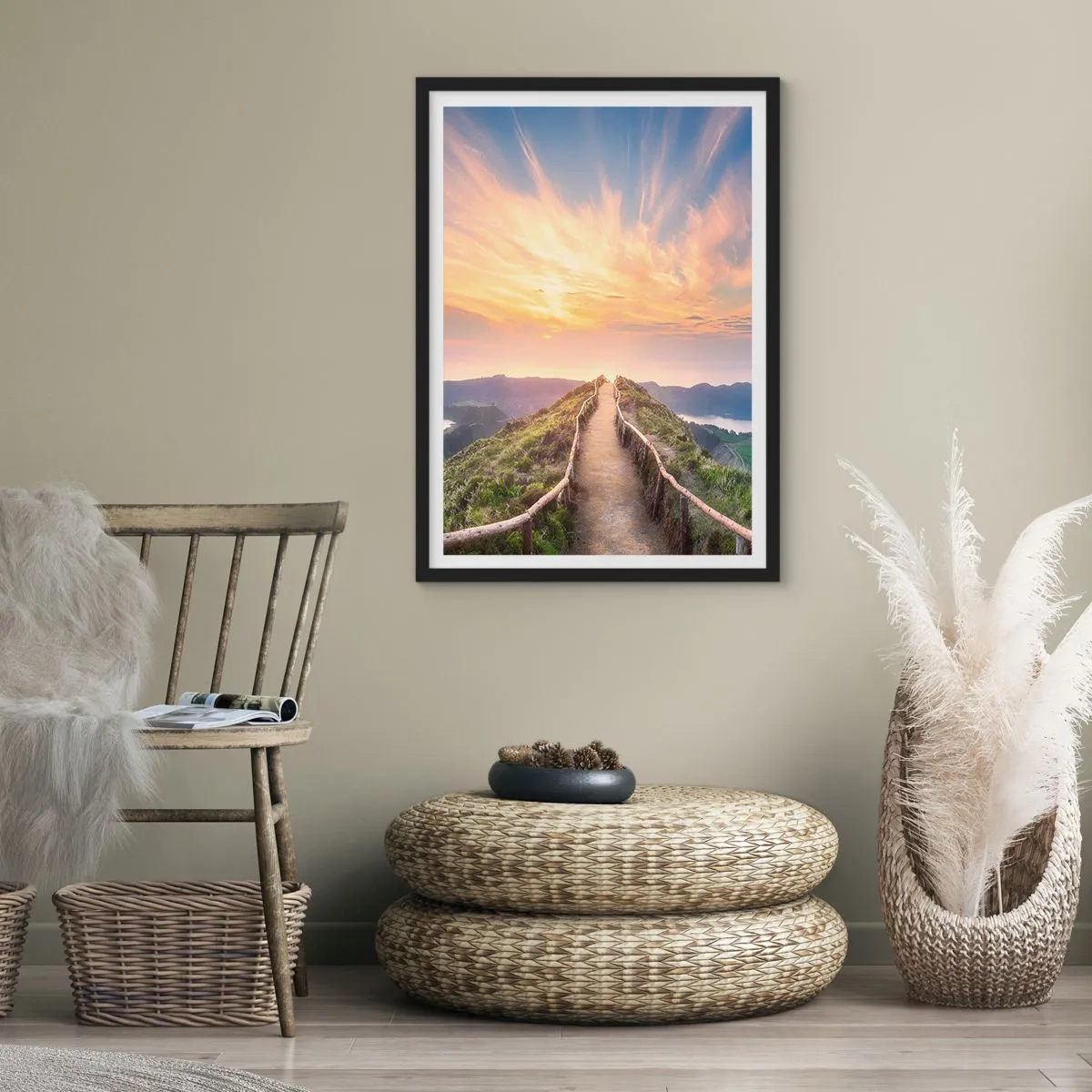 Plagát v čiernom ráme - Chodník na vrchole kopca s výhľadom na západ slnka a hory - 50x70cm - Blízko neba - Moderná nástenná dekorácia do obývacej izby a spálne ARTTOR