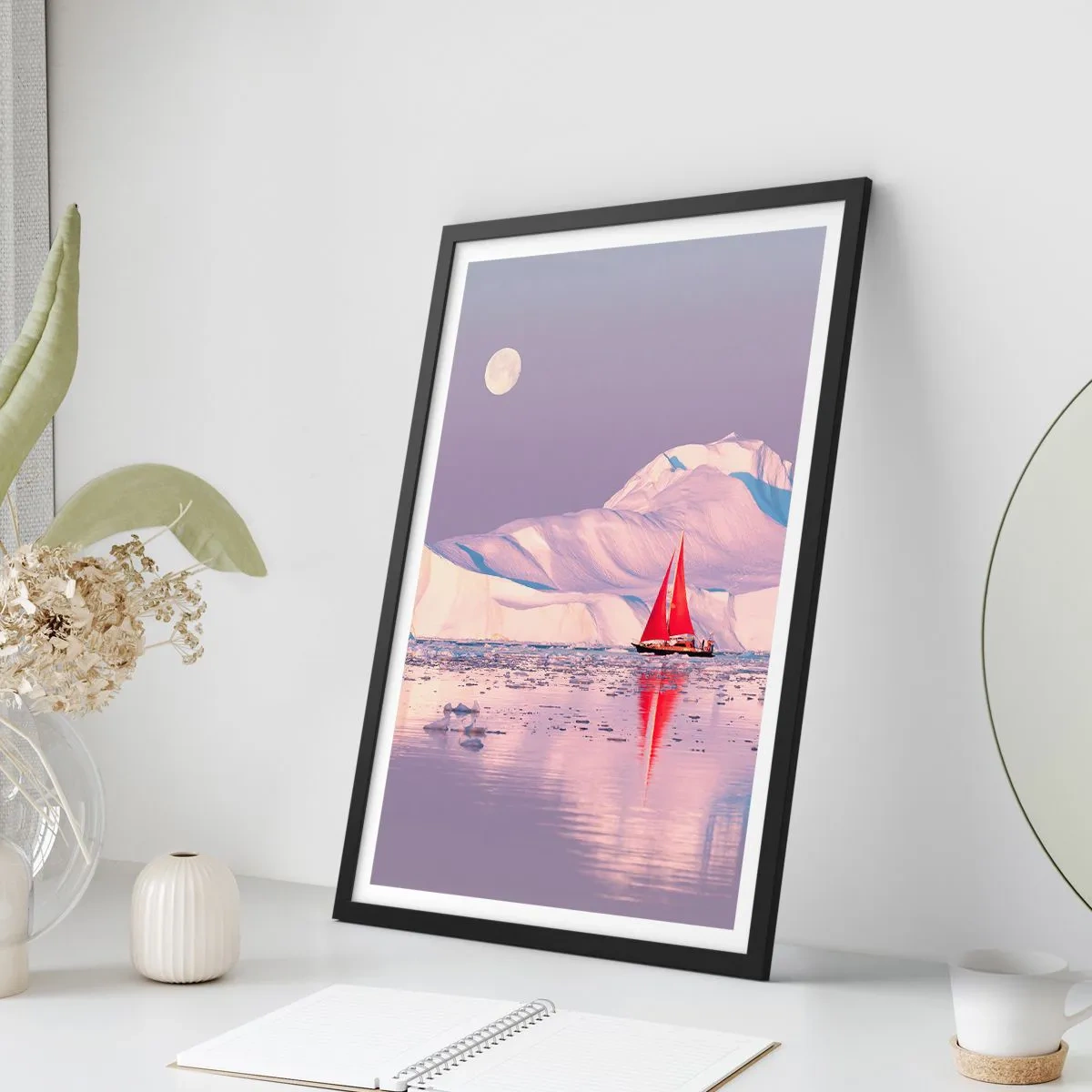 Plagát v čiernom ráme - Červená plachta na pozadí ľadovcov za splnu - 50x70cm - Žiar plachty, chlad ľadu - Moderná nástenná dekorácia do obývacej izby a spálne ARTTOR