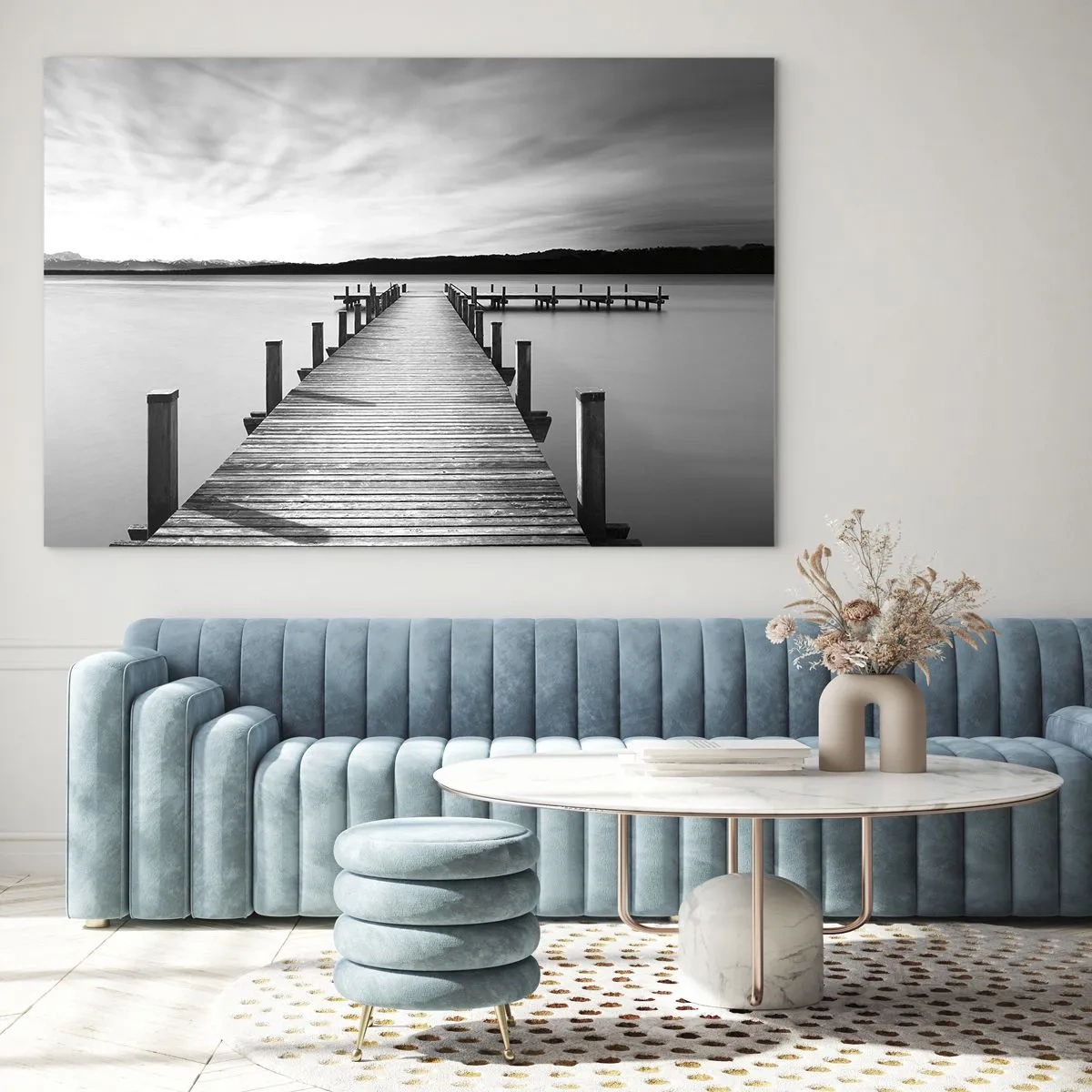 Obraz na skle - Drevené mólo vedie do diaľky cez pokojné jazero - 70x50cm - Pri napájadle – pokoji - Moderná nástenná dekorácia do obývacej izby a spálne ARTTOR