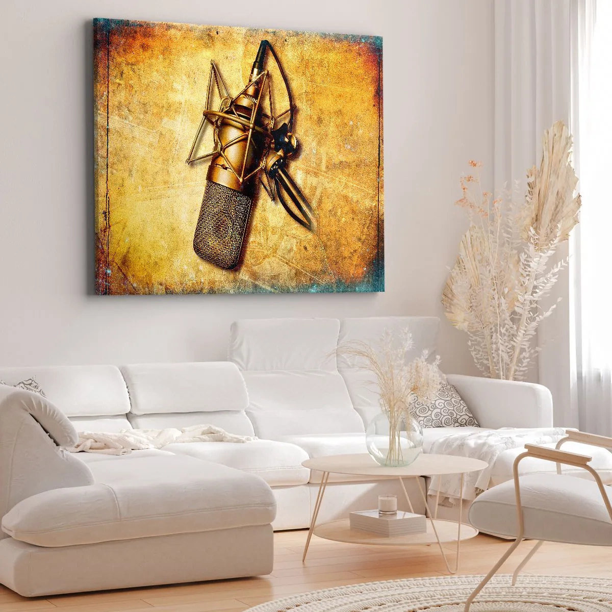 Obraz na plátne - Zlatý štúdiový mikrofón na vintage pozadí v teplých tónoch. - 70x50cm - Zlaté roky rádia - Moderná nástenná dekorácia do obývacej izby a spálne ARTTOR