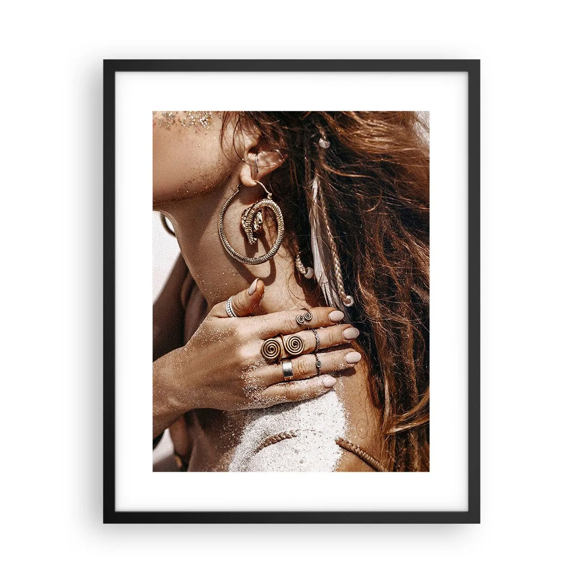 Plagát v čiernom ráme - Kráľovná divokej pláže - 40x50 cm