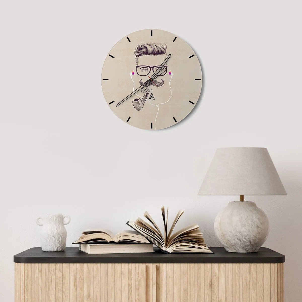 Nástenné hodiny - Ilustrácia tváre s fúzikmi, okuliarmi, fajkou a slúchadlami - 30x30cm - Skutočný muž? - Moderná nástenná dekorácia do obývacej izby, kuchyne a spálne ARTTOR