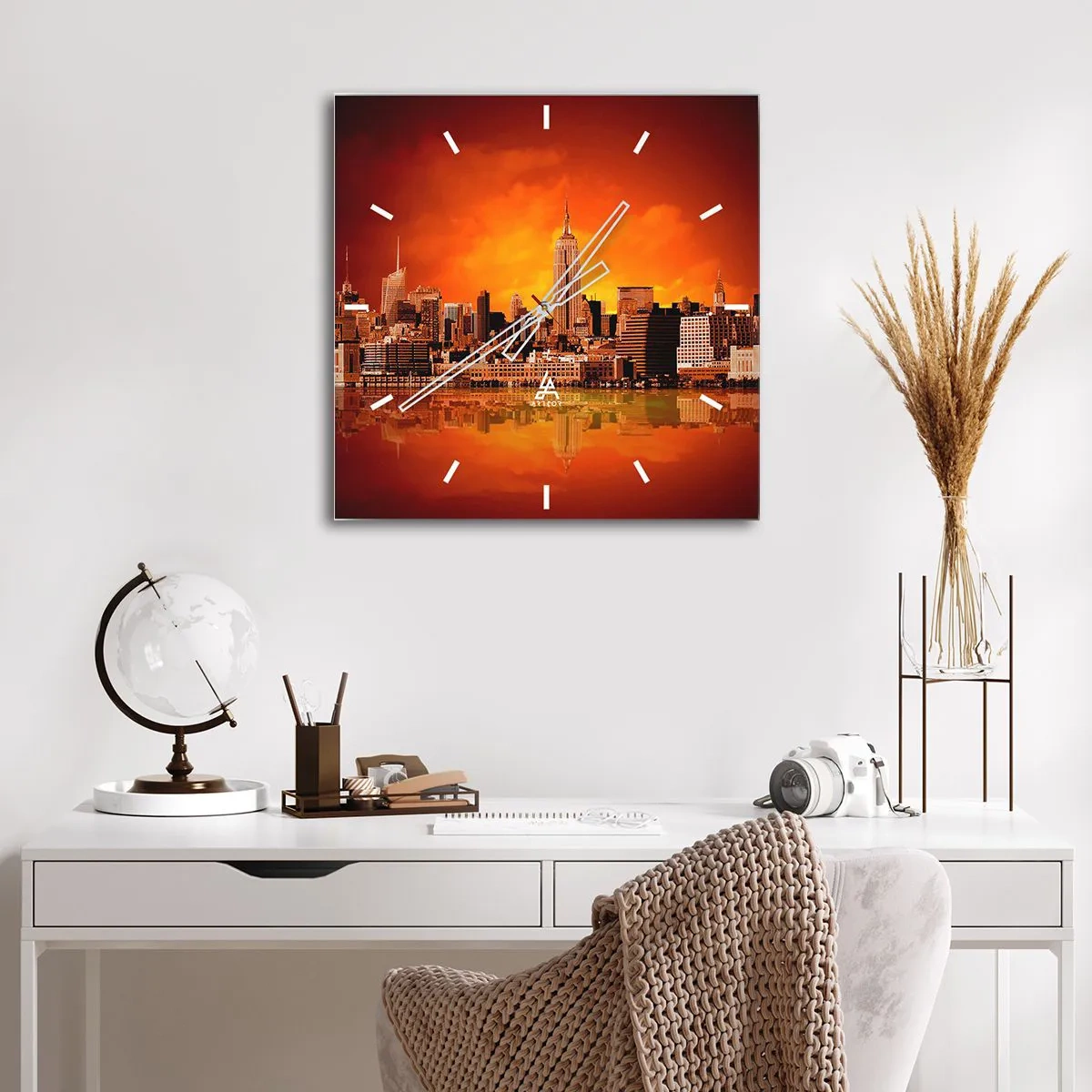 Nástenné hodiny - Panoráma veľkomesta v žltej a hnedej - 30x30 cm