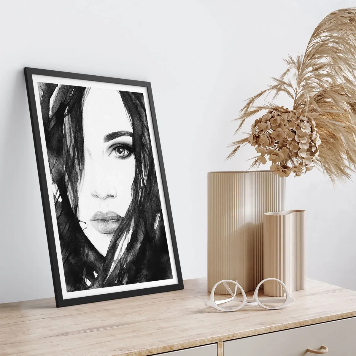 Plagát v čiernom ráme - Čiernobiely akvarel ženskej tváre - 50x70cm - Portrét dámy v čiernej a bielej - Moderná nástenná dekorácia do obývacej izby a spálne ARTTOR