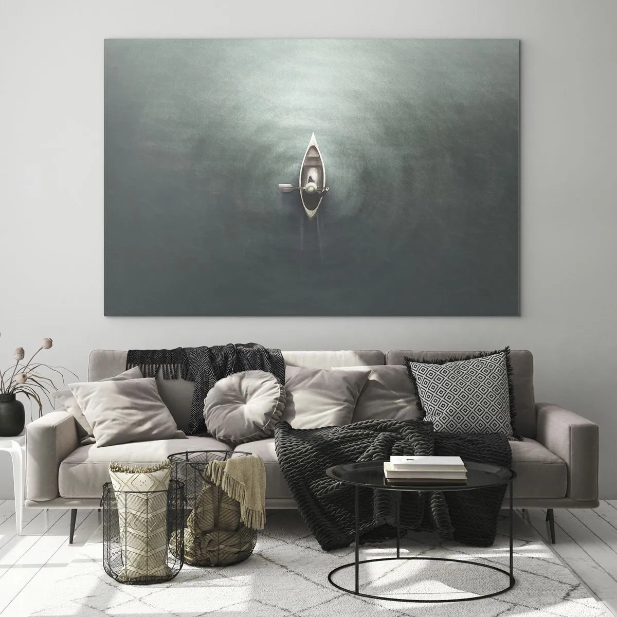 Obraz na skle - Osamelá loď unášaná pokojným, zelenkastým jazerom - 70x50cm - Cez mesačné jazero - Moderná nástenná dekorácia do obývacej izby a spálne ARTTOR